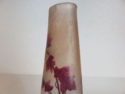 LEGRAS 

Grand vase de la série Rubis (modèle...