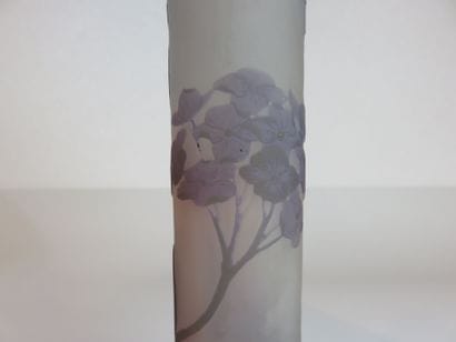 GALLE 

Grand vase rouleau en verre multicouche...