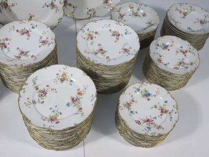 LIMOGES France

Important service en porcelaine...