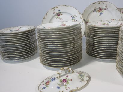 LIMOGES France

Important service en porcelaine...