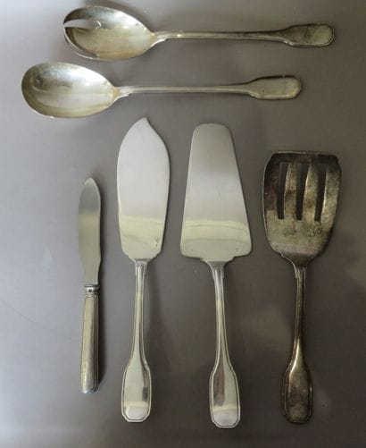 MENAGERE DE TABLE en argent de 138 pièces....