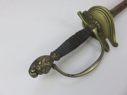 EPEE D'OFFICIER dite d’ niforme. Fusée filigranée...