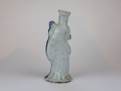 NEVERS

Vierge à l'Enfant en faïence à décor...