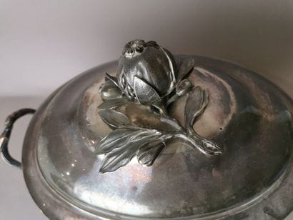 SOUPIERE en argent. PARIS, Pierre VAUDRY...