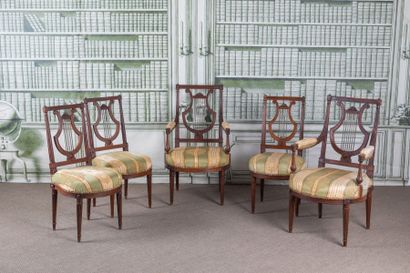 PARTIE DE SALON comprenant une paire de fauteuils...