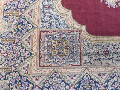 GRAND TAPIS d'Orient en laine points noués...