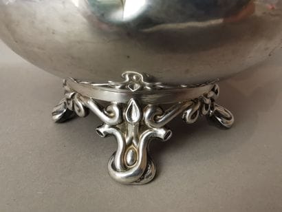 THEIERE en argent. PARIS, DEBAIN FLAMENT,...