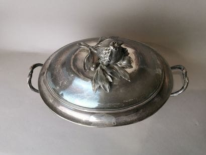 SOUPIERE en argent. PARIS, Pierre VAUDRY...