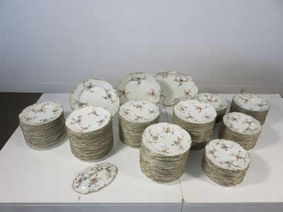 LIMOGES France

Important service en porcelaine...