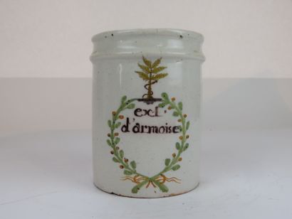 MIDI

Pot à pharmacie en faïence orné d'une...