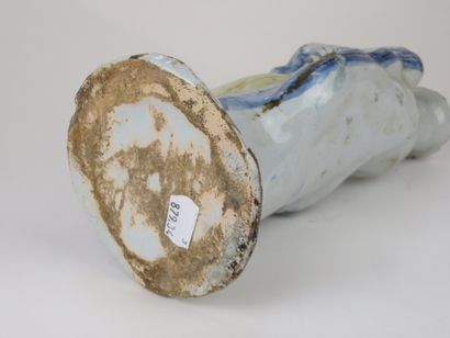 NEVERS

Vierge à l'Enfant en faïence à décor...
