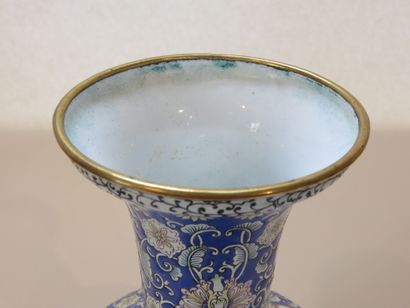 CHINE - XXe siècle

Vase balustre à panse...