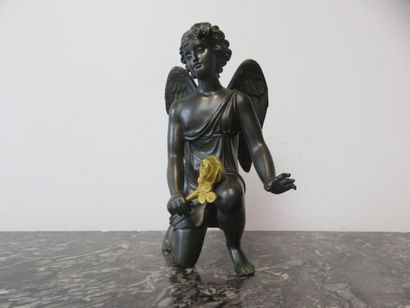 PENDULE BORNE en bronze doré et patiné. A...