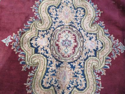 GRAND TAPIS d'Orient en laine points noués...
