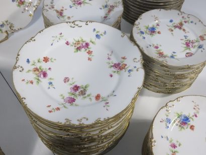 LIMOGES France

Important service en porcelaine...