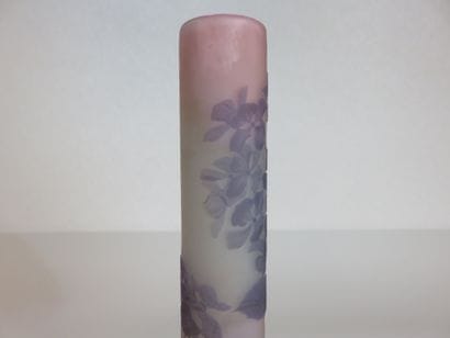 GALLE 

Grand vase rouleau en verre multicouche...