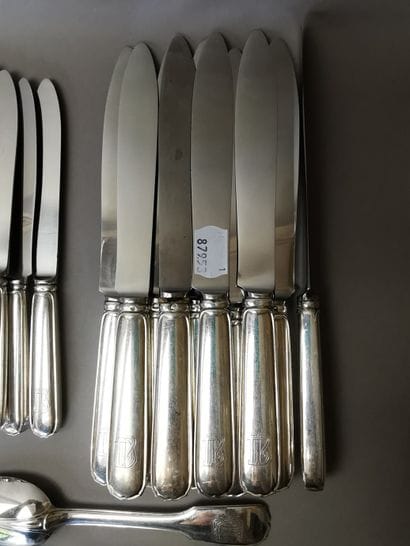 MENAGERE DE TABLE en argent de 78 pièces....
