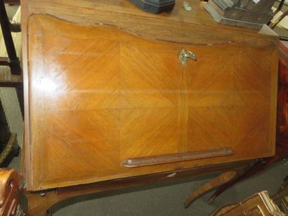 BUREAU DE PENTE en placage de palissandre....