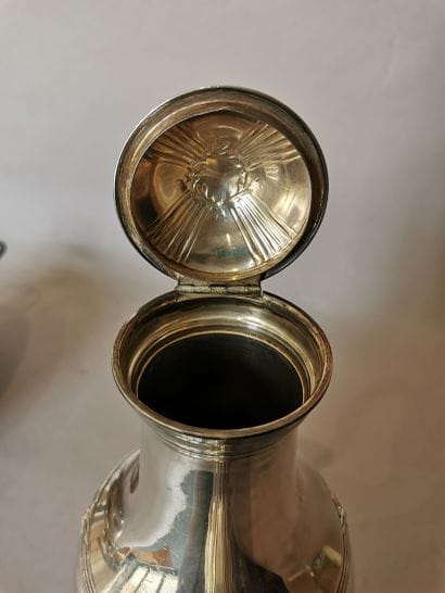 CAFETIERE en argent. PARIS, Emile PUIFORCAT,...