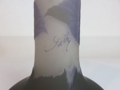 GALLE 

Grand vase rouleau en verre multicouche...
