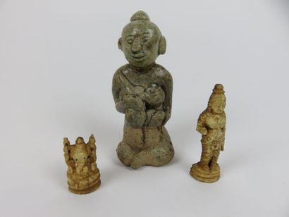 THAILANDE

Ensemble en grès : une statuette...