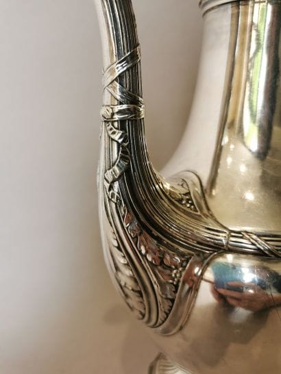 CAFETIERE en argent. PARIS, Emile PUIFORCAT,...
