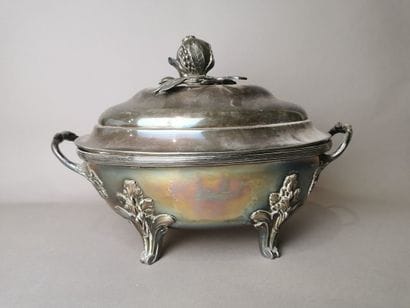 SOUPIERE en argent. PARIS, Pierre VAUDRY...