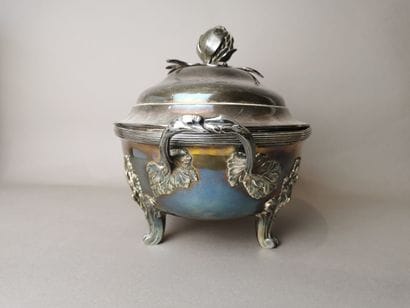 SOUPIERE en argent. PARIS, Pierre VAUDRY...