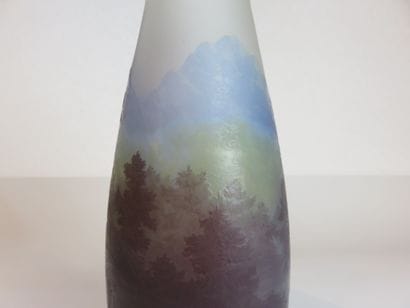 GALLE 

Magistral vase de forme japonisante...