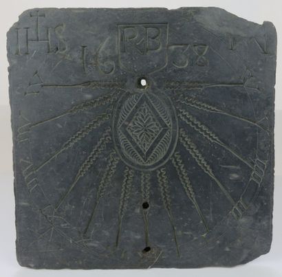CADRAN SOLAIRE en ardoise gravée, marqué...