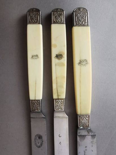 SERIES DE COUTEAUX, argent, acier, manches...
