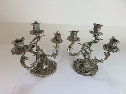 PAIRE DE CANDELABRES dits 