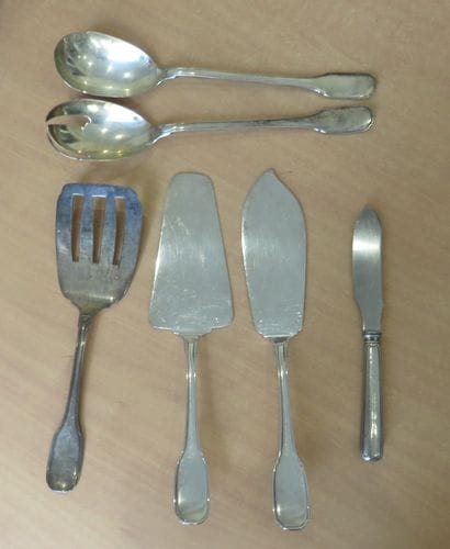 MENAGERE DE TABLE en argent de 138 pièces....