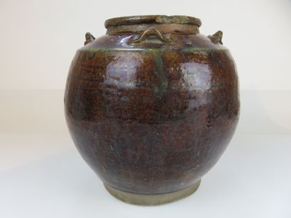 CHINE - Fin Epoque MING (1368-1644)

Jarre...