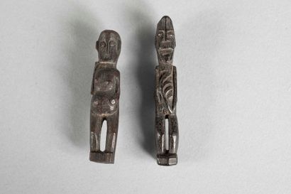 Deux Amulettes et charmes karuhei. Personnages...