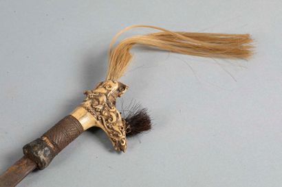 Mandau, sabre de cérémonie, la lame est droite,...