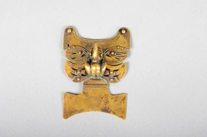 Pendentif zoomorphe représentant un aigle...