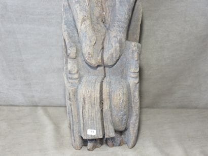 Rare statue représentant un personnage d’...