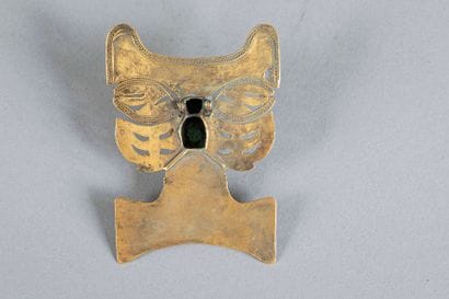 Pendentif zoomorphe représentant un aigle...