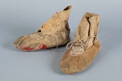 Paire de mocassins à semelle souple. Peau,...