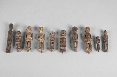 Amulettes et charmes karuhei. Lot de 10 amulettes...