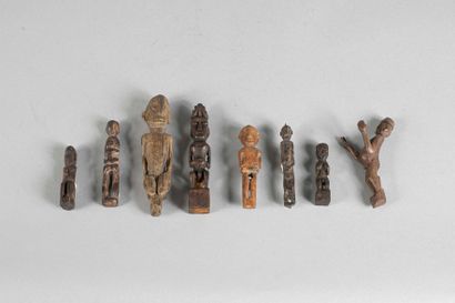 Amulettes et charmes karuhei. Lot de 8 amulettes...