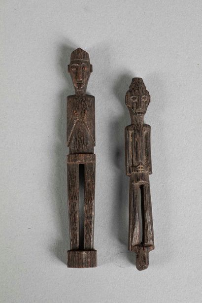 Deux Amulettes et charmes karuhei. Personnages...