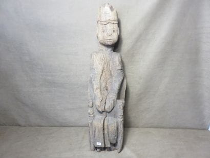 Rare statue représentant un personnage d’...
