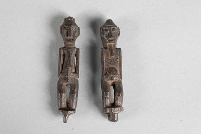 Deux Amulettes et charmes karuhei. Personnages...