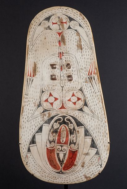 Bouclier de forme ovoïde orné de dessins...