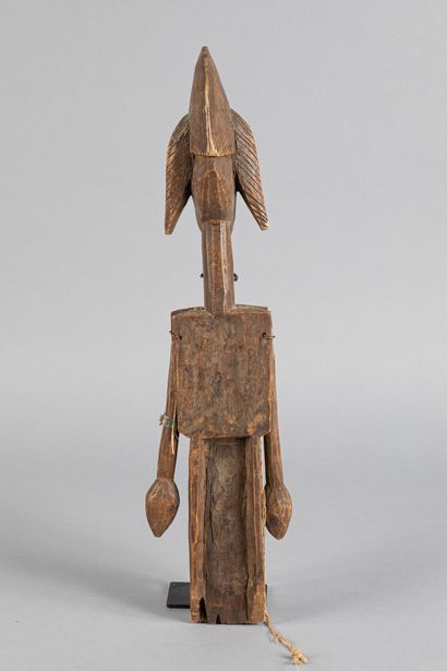 Marionnette représentant une figure féminine...