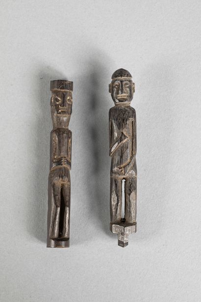 Deux Amulettes et charmes karuhei. Personnages...