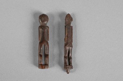 Deux Amulettes et charmes karuhei. Personnages...