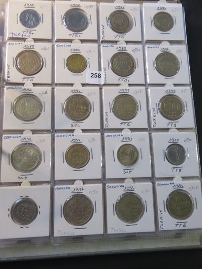 Coins - Collection of 460 foreign coins (Argentina,...